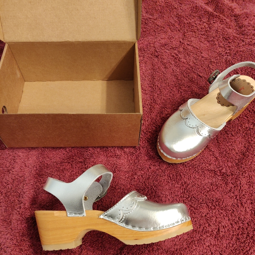 Hanna Andersson Girl's Mary Jane Clog size 13.5